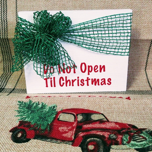 HANDCRAFTED TIERED TRAY DECOR/MINI WOOD SIGN/DO NOT OPEN TIL CHRISTMAS GIFT SIGN - Picture 2 of 2